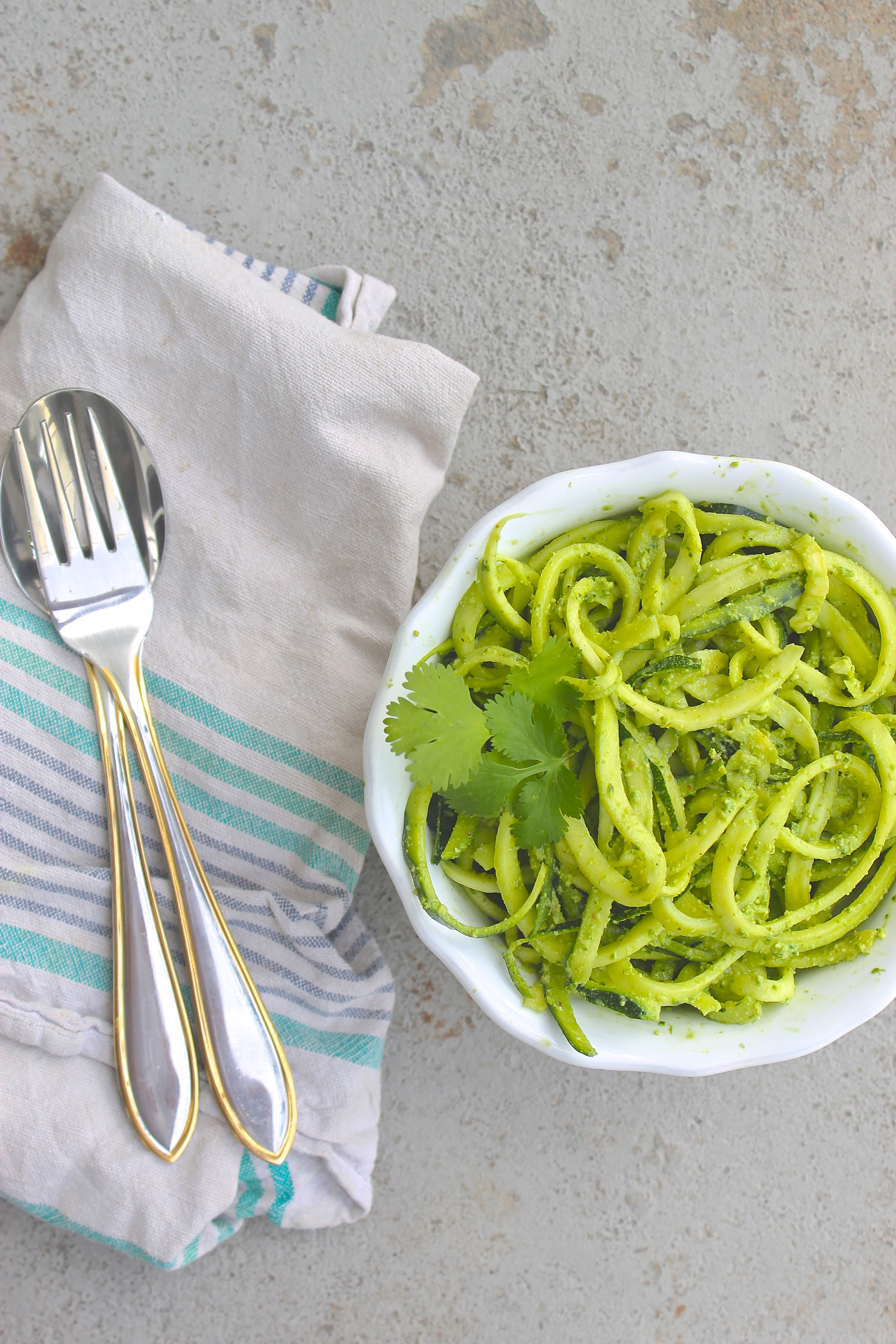 zucchini noodles with spinach pesto